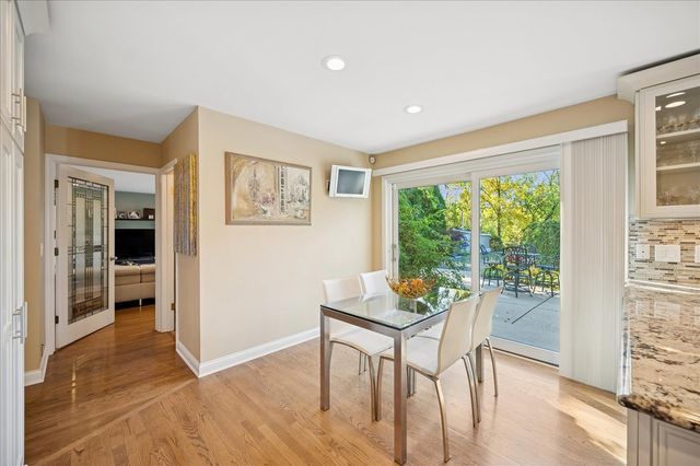 2130 Magnolia Lane, Highland Park, IL 60035