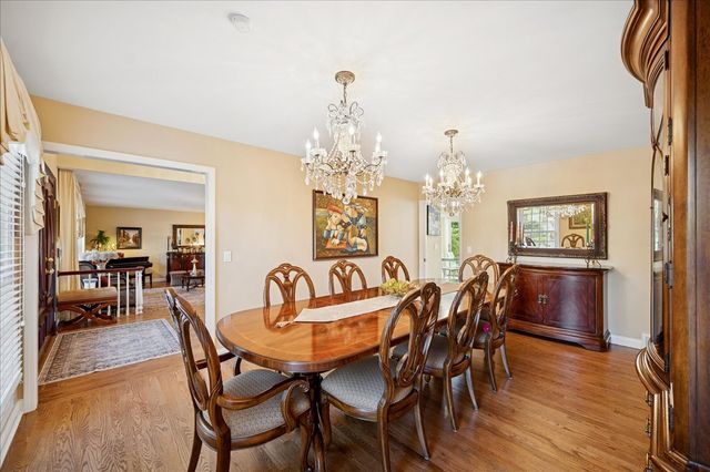 2130 Magnolia Lane, Highland Park, IL 60035