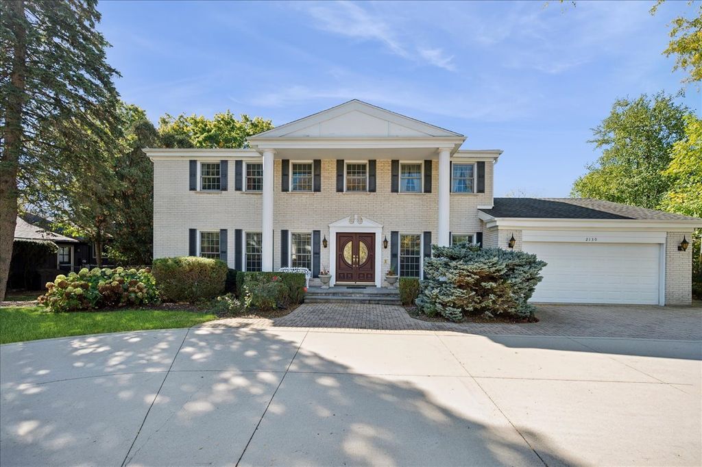 2130 Magnolia Lane, Highland Park, IL 60035