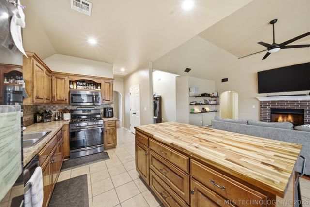 20382 E 49th Street S, Broken Arrow, OK 74014