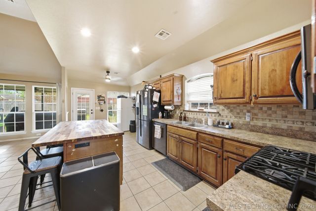 20382 E 49th Street S, Broken Arrow, OK 74014