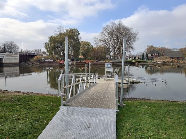 33505 Meldrum Street, Chesterfield, MI 48047