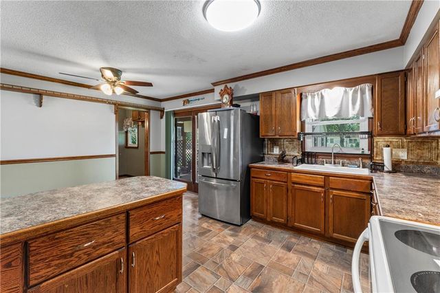 1216 S Saint Louis Street, Concordia, MO 64020