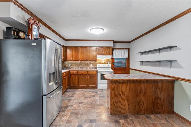 1216 S Saint Louis Street, Concordia, MO 64020