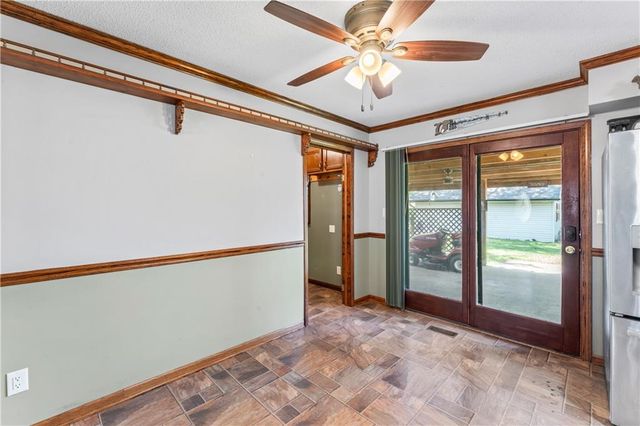 1216 S Saint Louis Street, Concordia, MO 64020