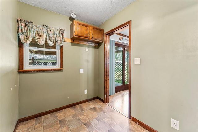 1216 S Saint Louis Street, Concordia, MO 64020