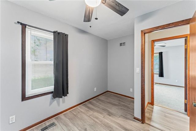 1216 S Saint Louis Street, Concordia, MO 64020