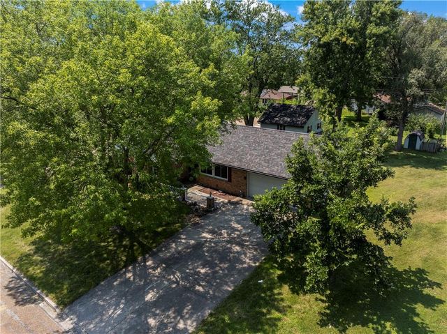 1216 S Saint Louis Street, Concordia, MO 64020