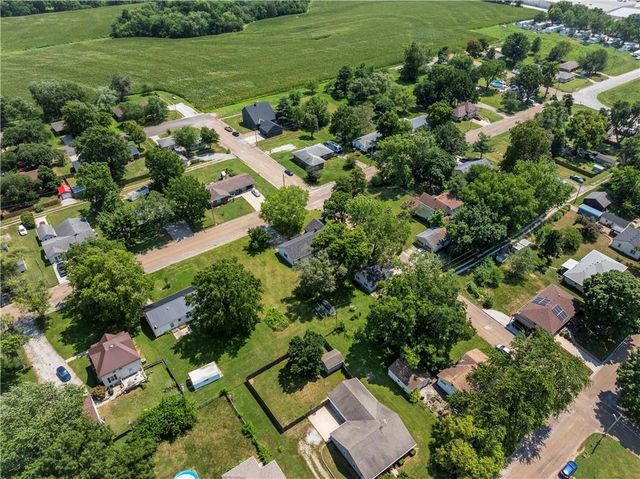 1216 S Saint Louis Street, Concordia, MO 64020