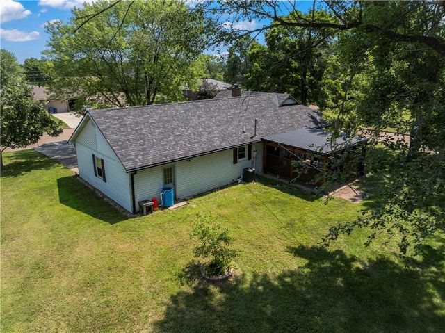 1216 S Saint Louis Street, Concordia, MO 64020