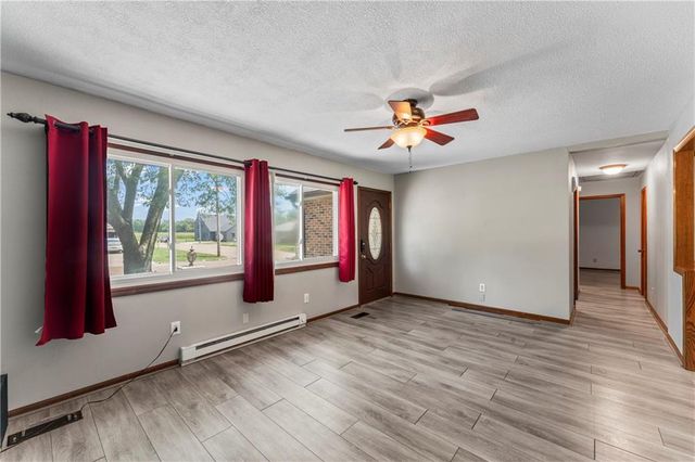 1216 S Saint Louis Street, Concordia, MO 64020