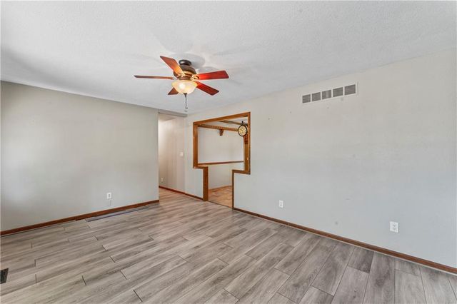 1216 S Saint Louis Street, Concordia, MO 64020