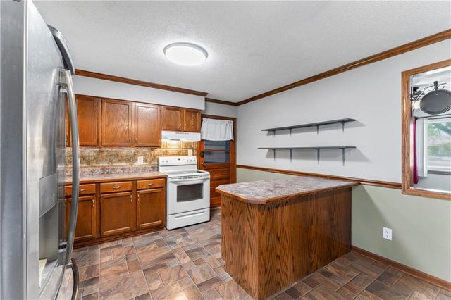 1216 S Saint Louis Street, Concordia, MO 64020