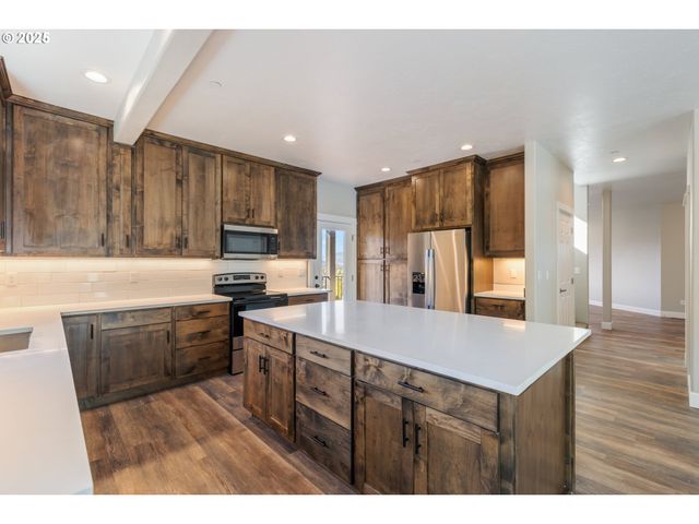 662 BROOKS Loop, Sutherlin, OR 97479