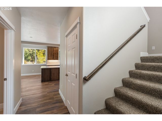 662 BROOKS Loop, Sutherlin, OR 97479