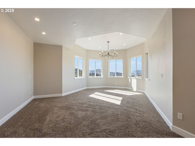 662 BROOKS Loop, Sutherlin, OR 97479