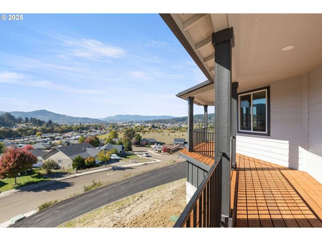 662 BROOKS Loop, Sutherlin, OR 97479