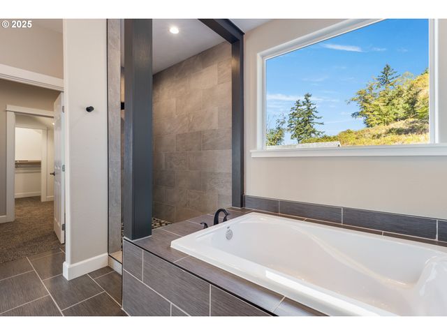 662 BROOKS Loop, Sutherlin, OR 97479