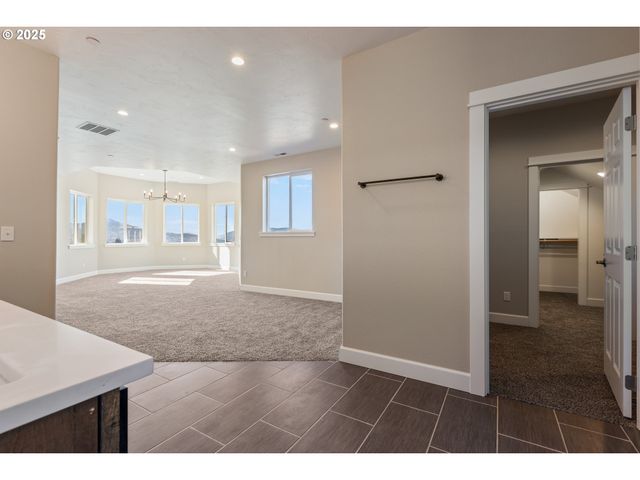 662 BROOKS Loop, Sutherlin, OR 97479