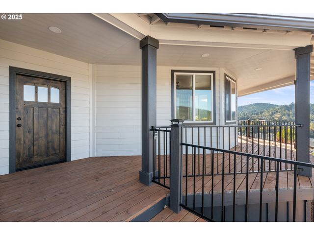 662 BROOKS Loop, Sutherlin, OR 97479