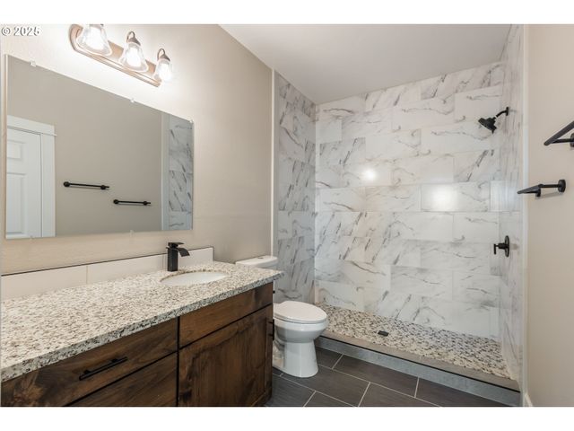 662 BROOKS Loop, Sutherlin, OR 97479