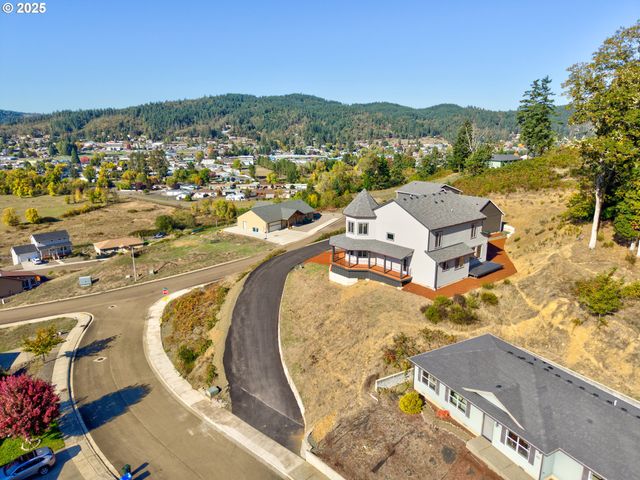 662 BROOKS Loop, Sutherlin, OR 97479