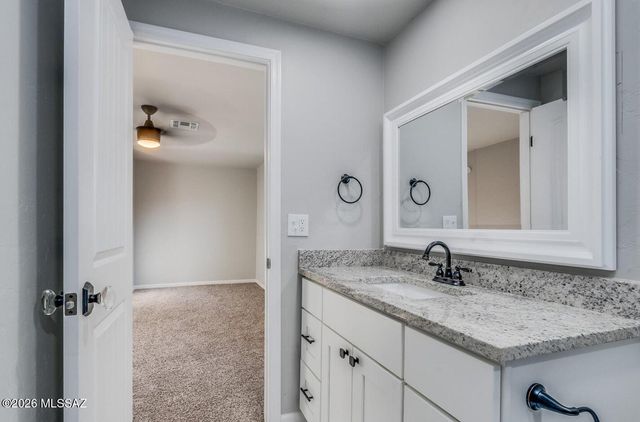 2621 E Adams Street, Tucson, AZ 85716