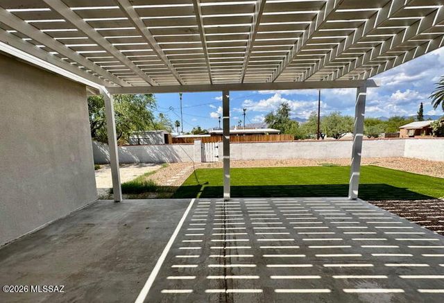 2621 E Adams Street, Tucson, AZ 85716