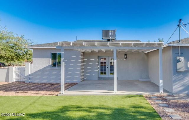 2621 E Adams Street, Tucson, AZ 85716