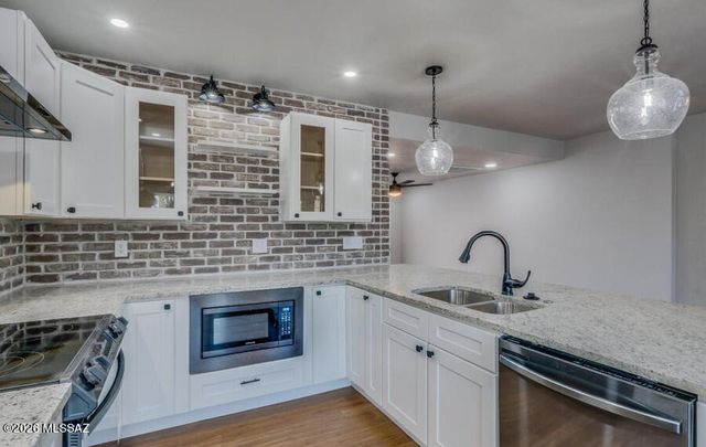 2621 E Adams Street, Tucson, AZ 85716