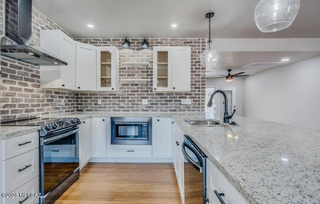 2621 E Adams Street, Tucson, AZ 85716