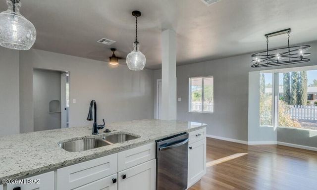 2621 E Adams Street, Tucson, AZ 85716