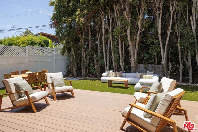 2739 Midvale Avenue, Los Angeles, CA 90064