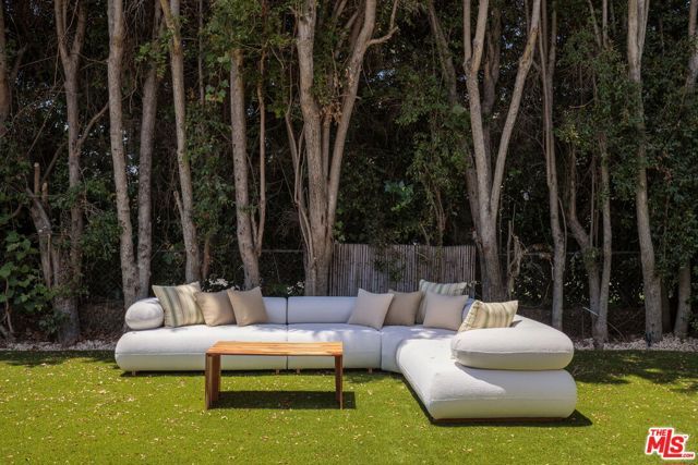 2739 Midvale Avenue, Los Angeles, CA 90064