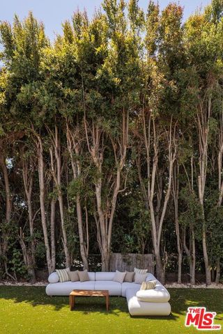 2739 Midvale Avenue, Los Angeles, CA 90064