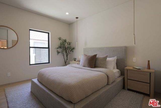 2739 Midvale Avenue, Los Angeles, CA 90064