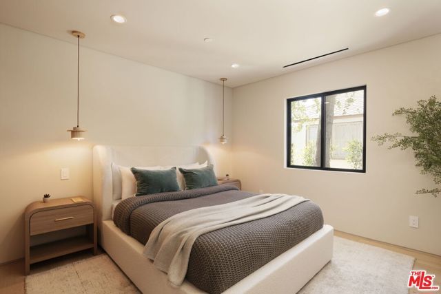 2739 Midvale Avenue, Los Angeles, CA 90064