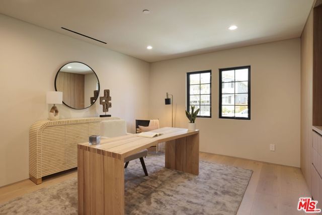 2739 Midvale Avenue, Los Angeles, CA 90064