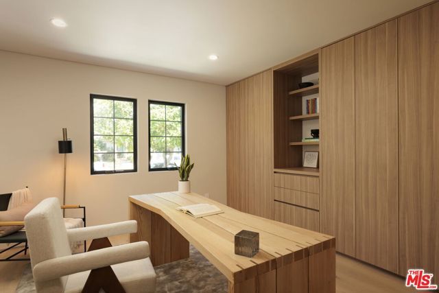 2739 Midvale Avenue, Los Angeles, CA 90064