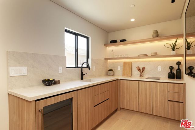 2739 Midvale Avenue, Los Angeles, CA 90064
