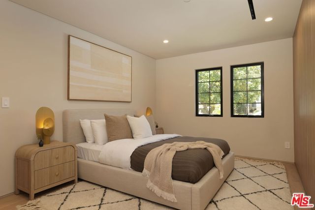 2739 Midvale Avenue, Los Angeles, CA 90064