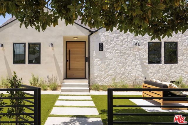 2739 Midvale Avenue, Los Angeles, CA 90064