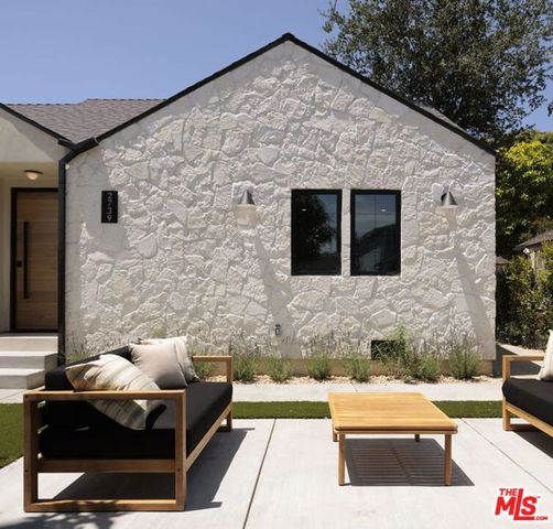 2739 Midvale Avenue, Los Angeles, CA 90064