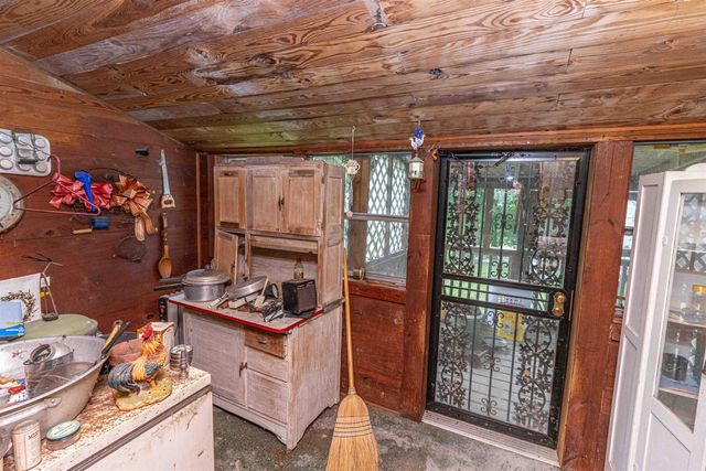 1386A ELVIN WEEKS RD, Bethel Springs, TN 38315