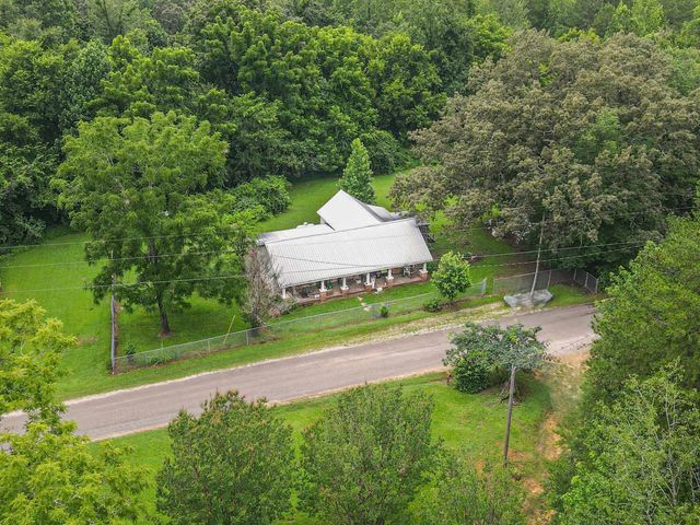 1386A ELVIN WEEKS RD, Bethel Springs, TN 38315