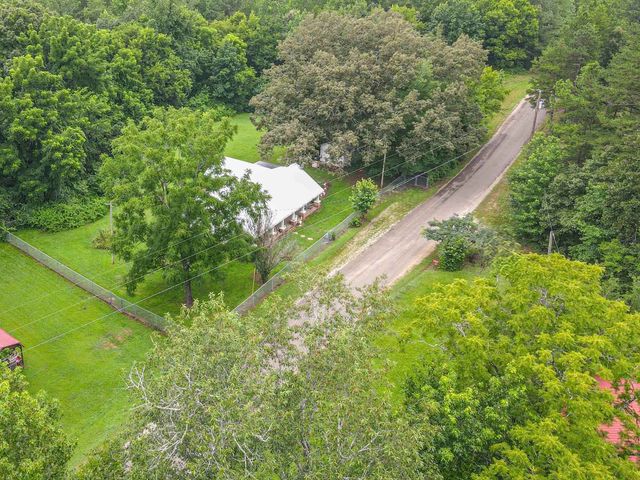 1386A ELVIN WEEKS RD, Bethel Springs, TN 38315