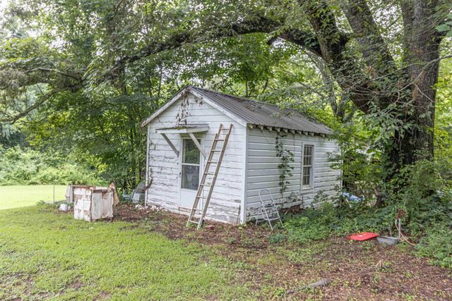 1386A ELVIN WEEKS RD, Bethel Springs, TN 38315