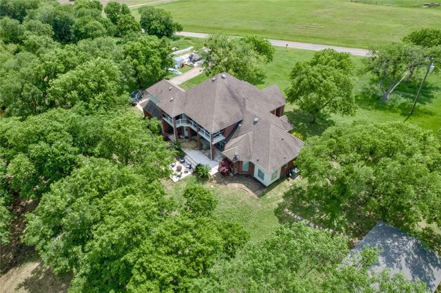 135 Kirkpatrick Road, Ennis, TX 75119