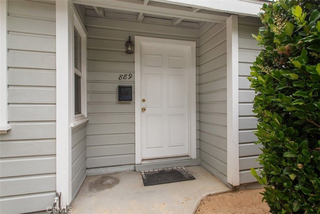 Image 2 of property listing at 889 N Oakland, Pasadena, CA 91104