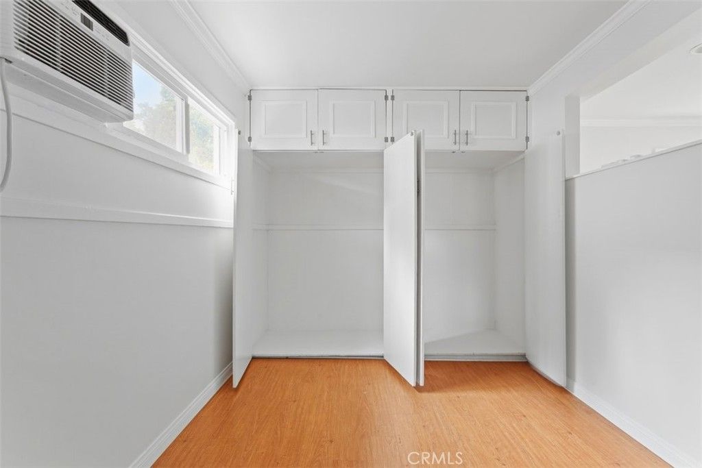 Image 7 of property listing at 889 N Oakland, Pasadena, CA 91104